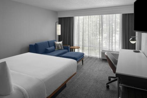 Postel nebo postele na pokoji v ubytování Courtyard by Marriott Atlanta Buckhead