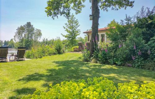 Zahrada ubytování Cozy Home In Oosterwolde With House Sea View