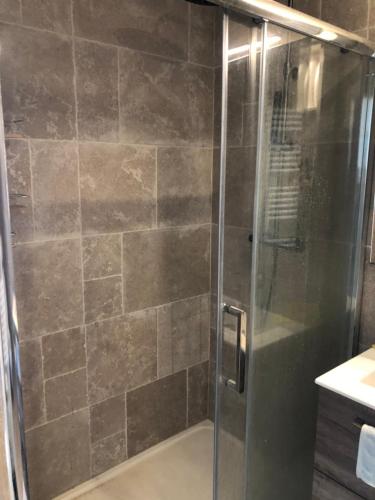 Suzette tesisinde bir banyo