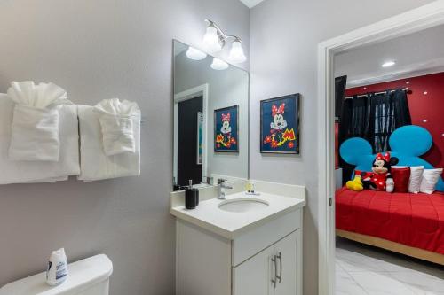 5BR Getaway with Pool Arcade Games and Resort Access photo 25
