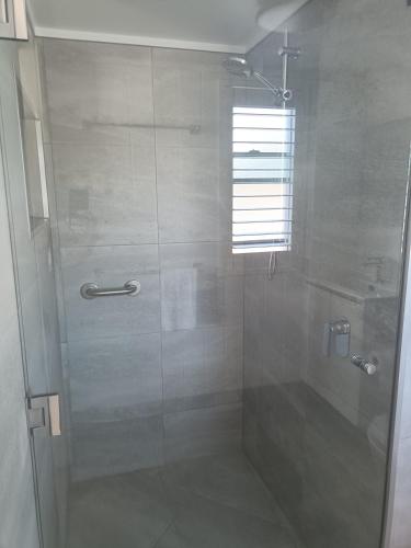 Un baño de Grand Palais Boolarong Beachside Apartments