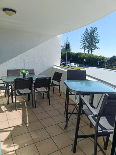 Imagen de la galería de Grand Palais Boolarong Beachside Apartments, en Alexandra Headland