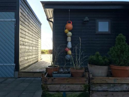 Holiday Home With View Of Helnæs Bayにある庭