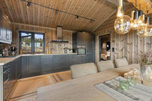 Gallery image of Mountain Cabin With Jacuzzi Near Turufjell in Flå