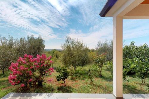 Apartments with parking space Vilanija, Umag - 24656