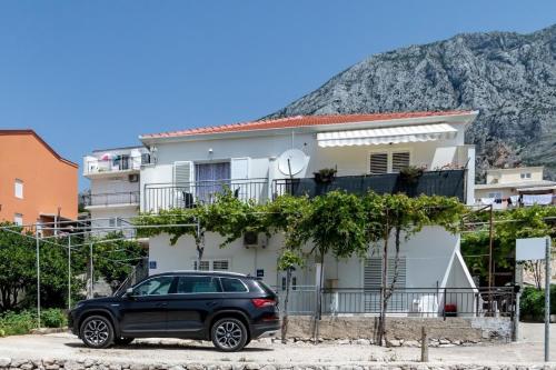 Apartments by the sea Zivogosce - Blato, Makarska - 24667
