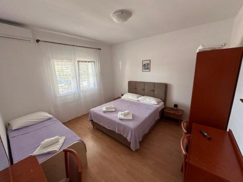 Apartments by the sea Zivogosce - Blato, Makarska - 24667