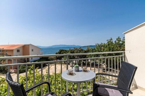 Apartments by the sea Zivogosce - Blato, Makarska - 24667