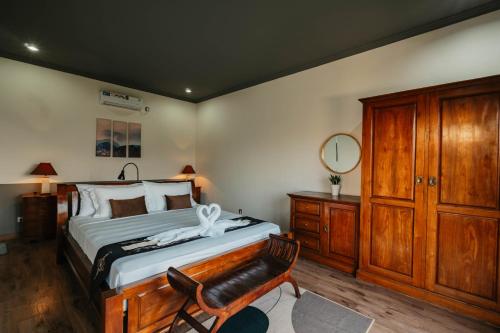 Фотография из галереи Nipper Benoa - 4BR Beach Front Sunset Villa в Нуса-Дуа