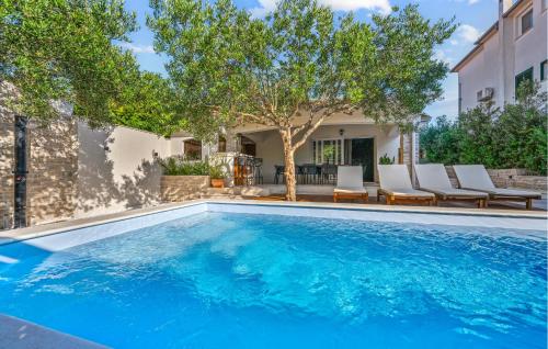 Lovely Home In Murter