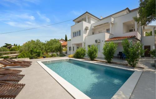 Nice Apartment In Murter With Wifi