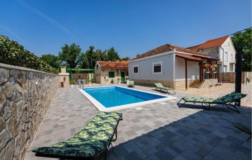 Beautiful Home In Benkovac With Wifi