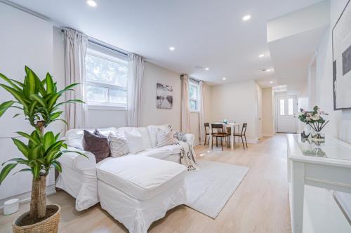 Un lugar para sentarse en nest in orchard-main unit 2B