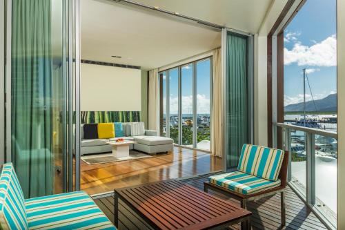 Istumisnurk majutusasutuses Shangri-La The Marina, Cairns