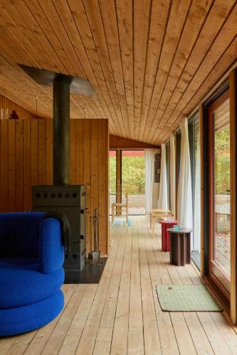 Posezení v ubytování Unique And Isolated Gem Near Arresø With Sauna