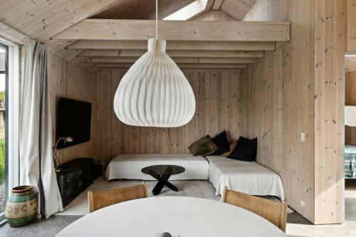 Postel nebo postele na pokoji v ubytování Architect-Designed Dream Home In Ebbeløkke