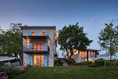 Restored French Estate In Medieval Lauzerte