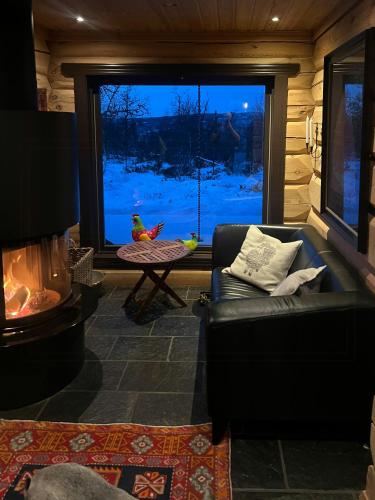 Χώρος καθιστικού στο Large Log Cabin, Ski Fun Near Dagali