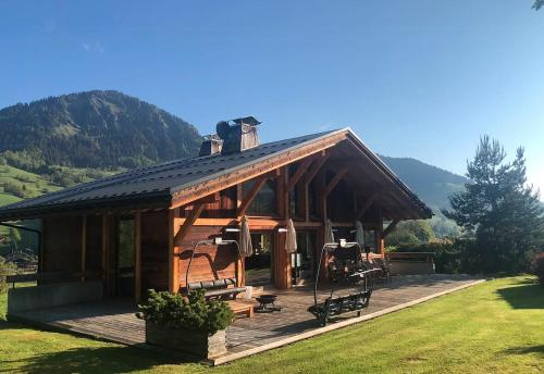 Beautiful Chalet Near Slopes In Praz-Sur-Arly