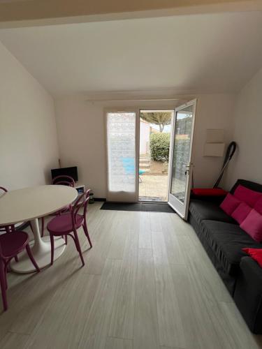 Φωτογραφία από το άλμπουμ του Maison accès plage dans résidence avec Piscine σε Bretignolles-sur-Mer