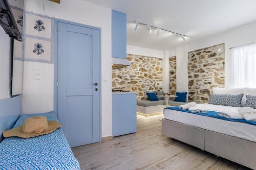 Le Petit Bati Blue