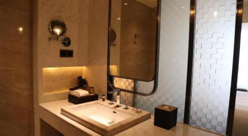 Ένα μπάνιο στο ZHONG DING HOTEL