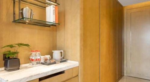Η κουζίνα ή μικρή κουζίνα στο ZHONG DING HOTEL