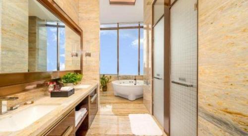 Ένα μπάνιο στο ZHONG DING HOTEL