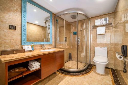 Ένα μπάνιο στο Eagle City Xindi Hotel