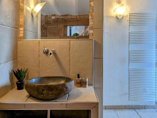 Bilik mandi di Gîte avec espace bien-être, sauna et hammam à Moffans-et-Vacheresse - FR-1-583-447