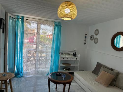 Pefkoxori Maisonette 250m from the sea with garden and parking