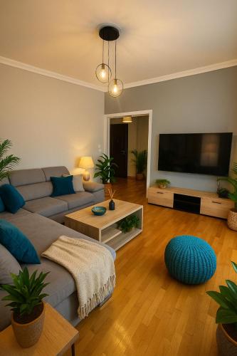 Sunny Escape in Alimos, close to the beach
