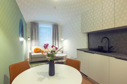 LeonArt Living 01