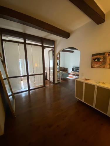 Photo de la galerie de l'établissement Grand appartement climatisé Avignon intra-muros, à Avignon