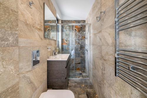 2BR Pefki Maisonette by UPSTREET