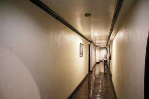 Gambar di galeri bagi Camelot Hotel Quezon City powered by Cocotel di Manila