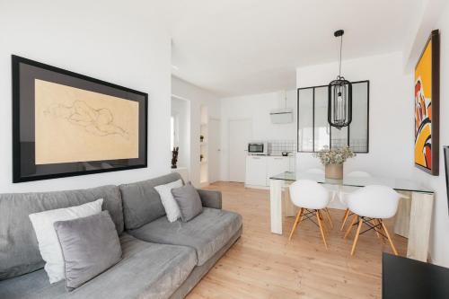 Penthouse with Terrace 2 Bedrooms 2 Bathrooms
