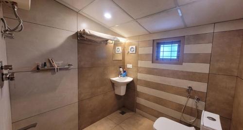 Koupelna v ubytování Newcastle Holiday Resorts 5 BHK Entire Villa with Mountain view