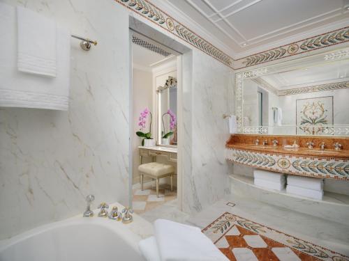 Un baño de Palazzo Versace Macau