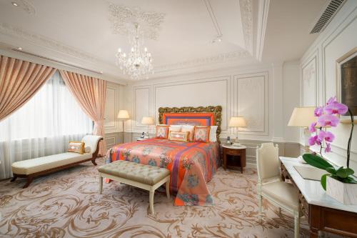 Postel nebo postele na pokoji v ubytování Palazzo Versace Macau