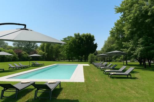 Bazén v ubytování Hotel Capolago nebo v jeho okolí