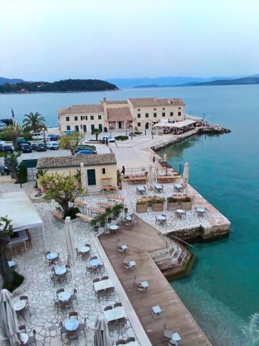 Ideally Situated Corfu Old Town Family Retreat 92m2
