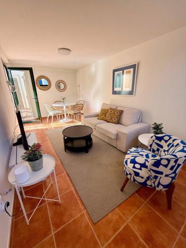 Olympia House Lovely, Close to Town and Beaches with Private Pool & Fast WiFi