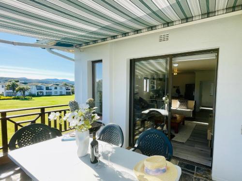 Balkoni atau teres di Sound of Silence Apartment