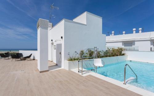 Salitre Luxury Apartment with 2 Rooms & 2 Bathrooms, Oceanfront with Pool, Private Terrace, Private Parking & Free WIFI