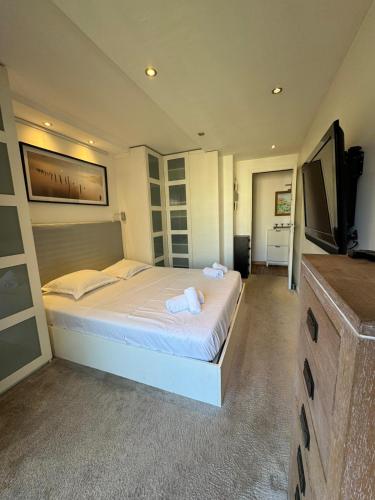 SIENA - Appartement 6 personnes avec Terrasse et Jacuzzi plein cœur centre-ville quartier du Port de Nice