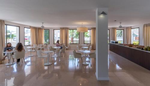 Galeriebild der Unterkunft Bay Hotel in Roses