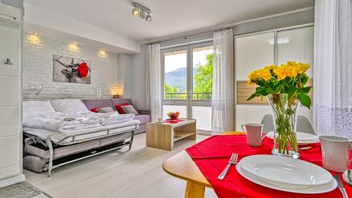 Apartament Esensja z Widokiem na Góry i Przy Dworcu - 5D Apartments