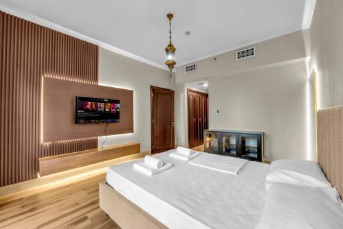 Front Burj Khalifa 2BR in Old town community