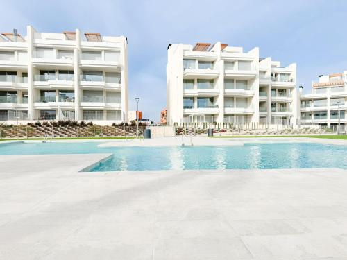 Two bedrooms luxury ground floor apartment in the Sun